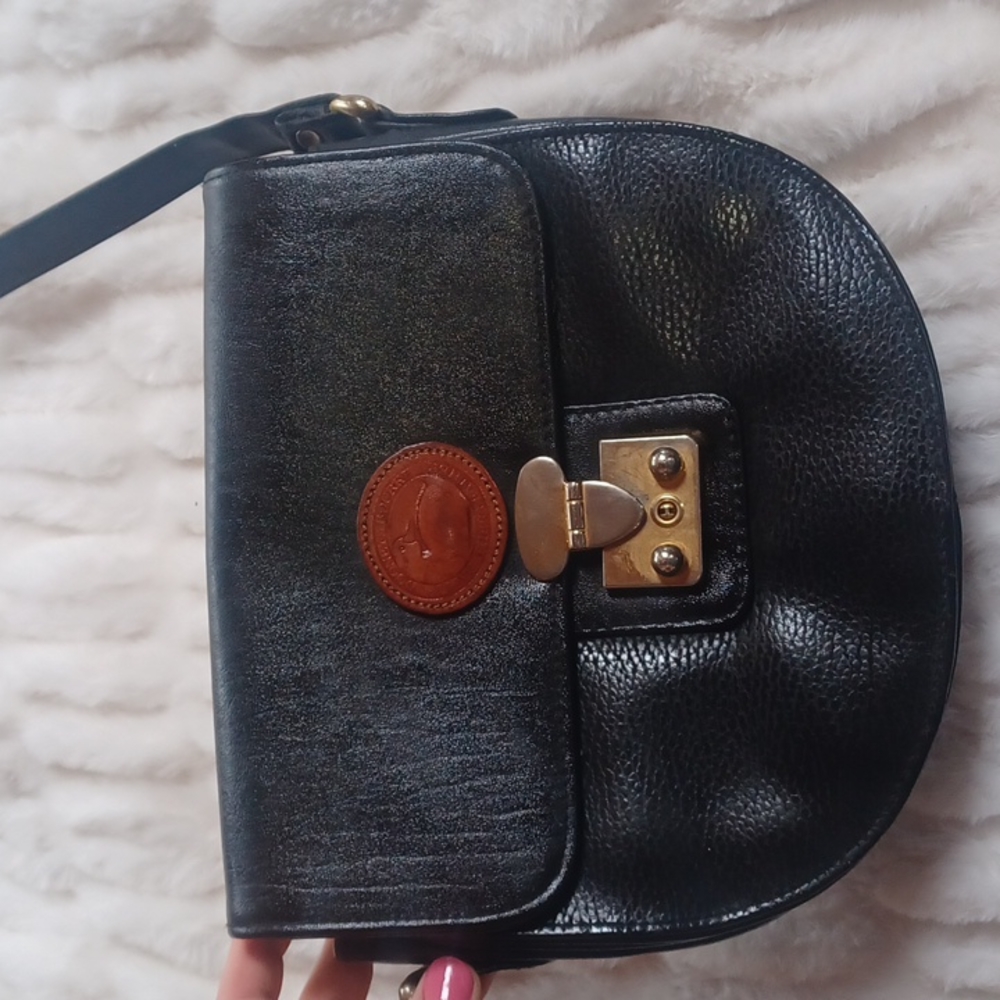 Vintage Dooney & Bourke crossy body purse